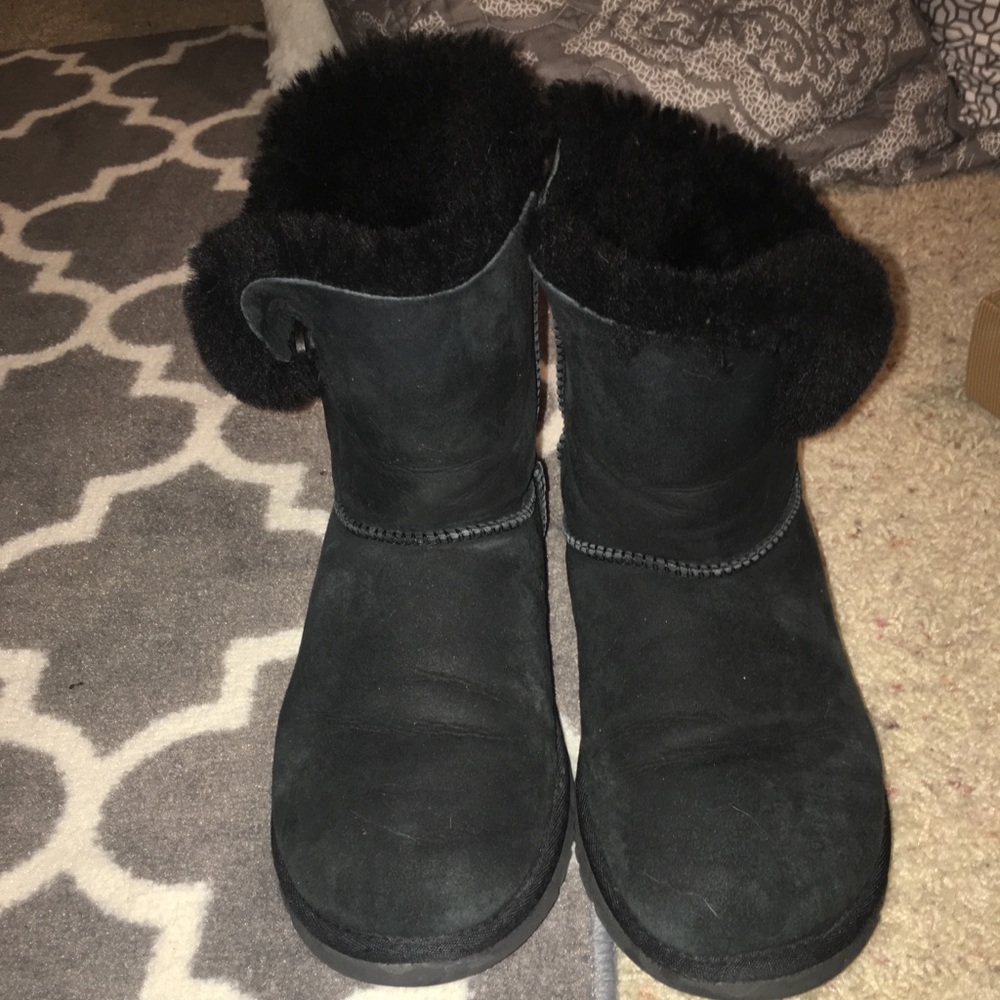 black UGGS used